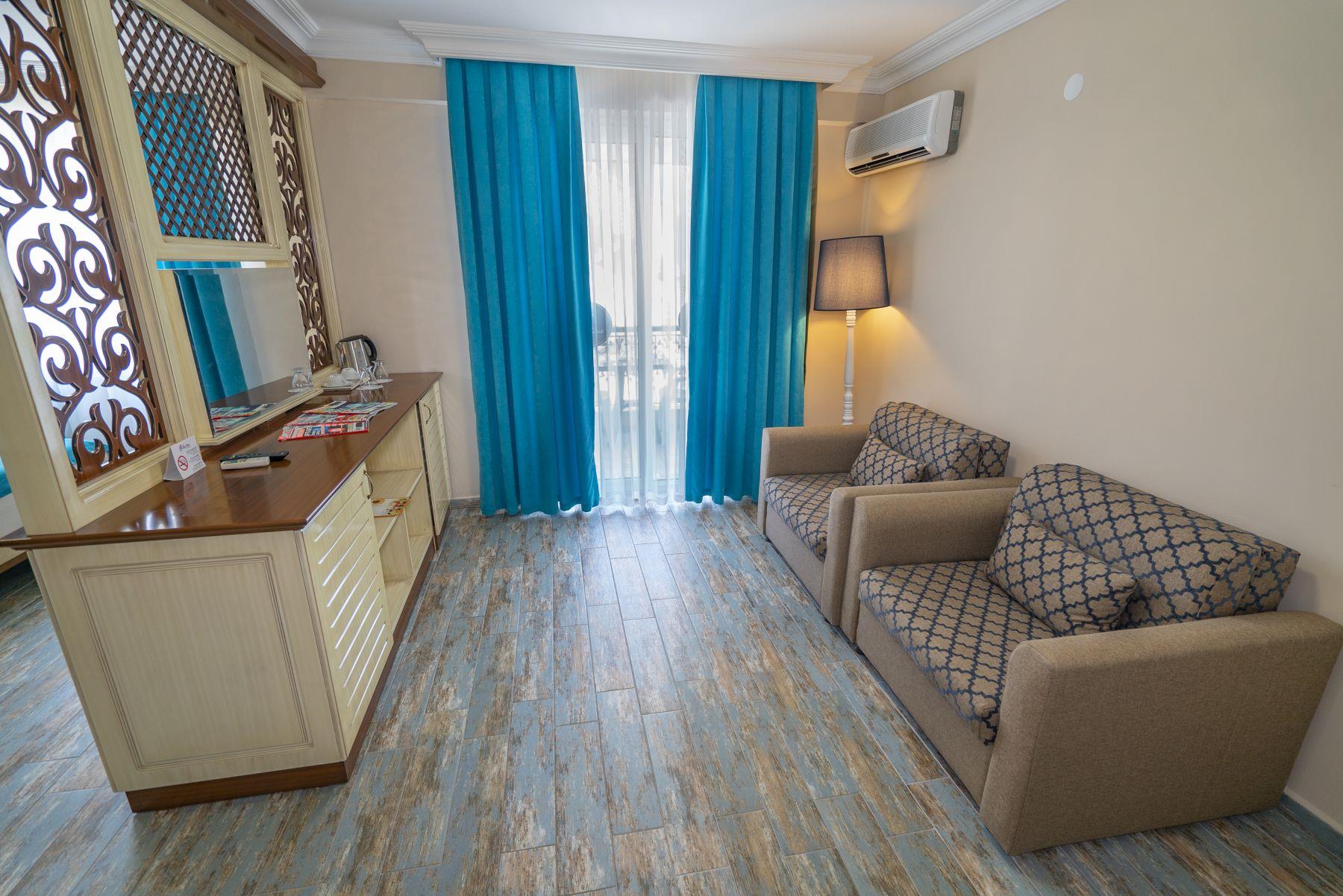 Club big blue suite 4. Club big Blue Suite Hotel 4 Турция. Club big Blue Suite 4 Алания-центр Алания 500 м до моря. Турция отель Club big Blue Suite Hotel 4 фото.