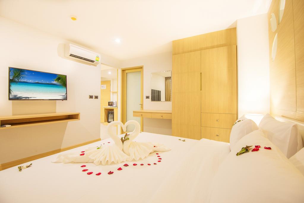 Araya Beach Hotel Patong. Пляж araya Patong Beach. Clarion Hotel Patong Beach 4. Clarion Hotel Patong Beach (ex. Araya Patong Beach Hotel) евел.