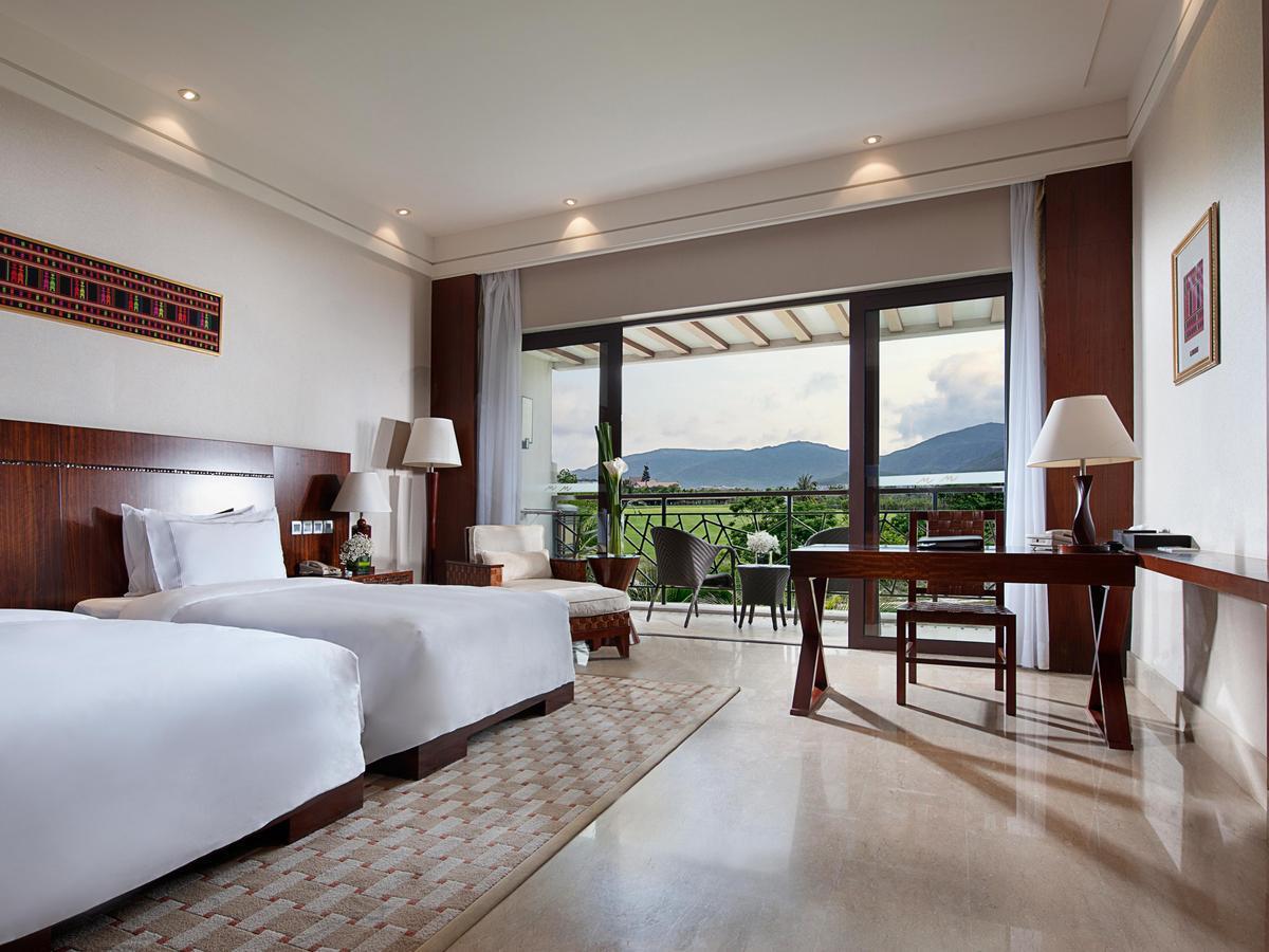 Marriott yalong bay 5. Sheraton Sanya Resort 5*. Grand Metro Park 5* Хайнань, Ялунвань. Sheraton Sanya Yalong Bay Resort. Grand Metropark Resort Yalong Bay 5.