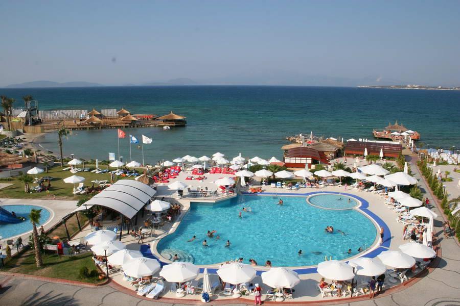 Med cesme в реальном времени. Чешме Турция отели. Чешме Турция 2022. Ilica Hotel Spa & Wellness Resort 5*. Бак Чешме Турция.