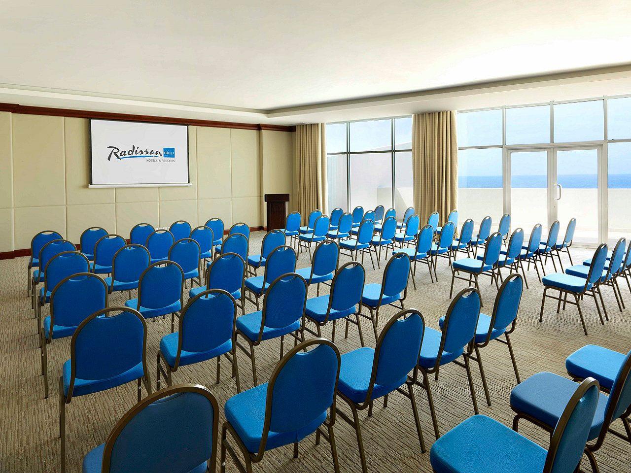 Radisson фуджейра 5. Отель Radisson Blu Resort Fujairah 5. Рэдиссон Фуджейра 5. Рэдиссон Блю ОАЭ Фуджейра. The Radisson Blu Resort Fujairah 5 ОАЭ Фуджейра.