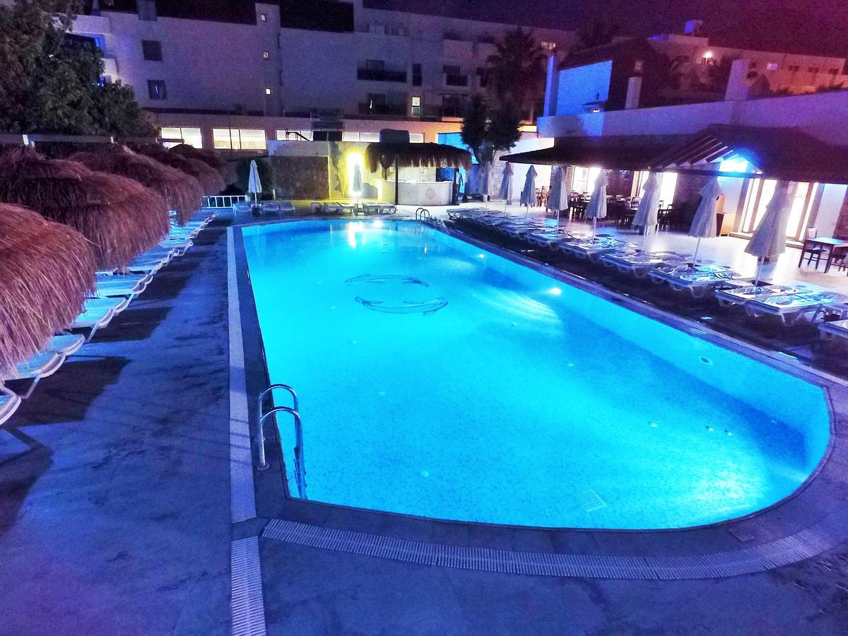 Tiana beach hotel 4. Tiana Beach Resort Bodrum. Tiana Beach (ex. Serene Beach Resort, Kerem Resort) 3* Турция Бодрум. Tiana Beach Hotel Bodrum.