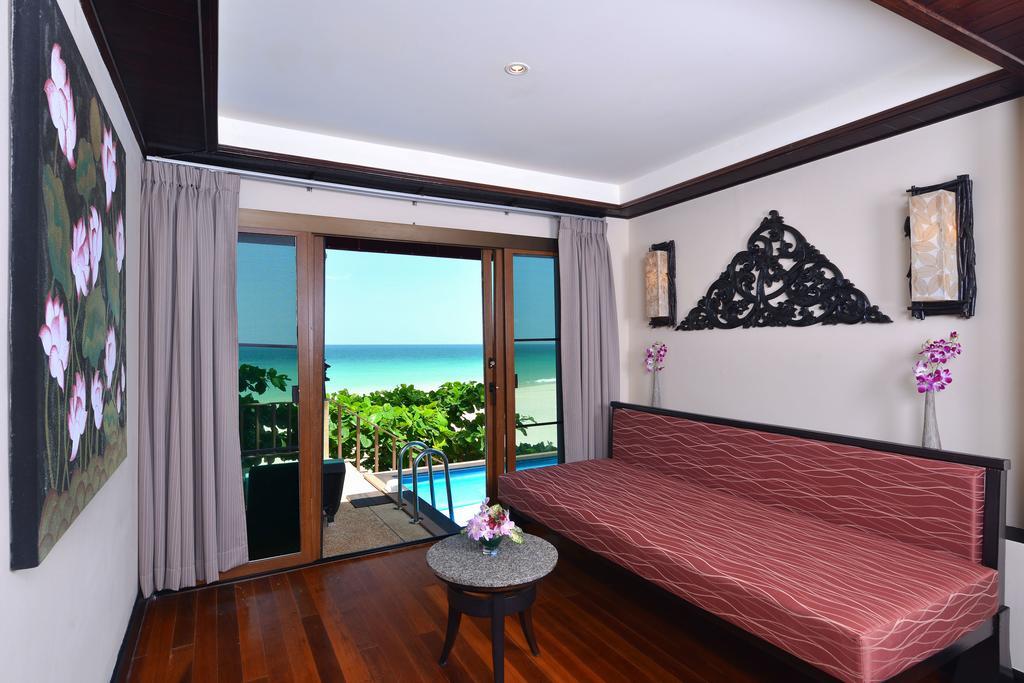 Andaman white beach resort 5. Пхукет отель Андаман Уайт Бич Резорт. Andaman White Beach Resort. Andaman White Beach Resort Deluxe Sea view Jacuzzi photo.