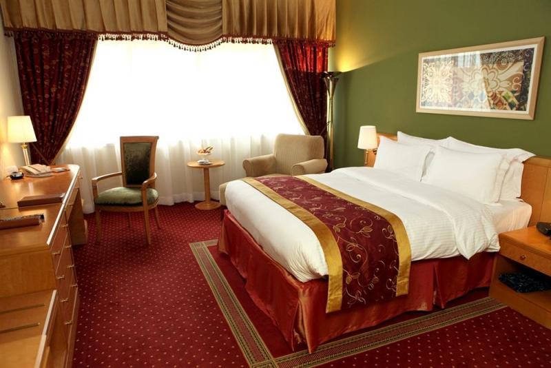 Erth abu dhabi hotel. 10 Звездочный отель в Абу Даби. 7 Звездочный отель в Абу Даби. Отели рядом с аэропортом Абу Даби. Officers Club & Hotel Abu Dhabi
