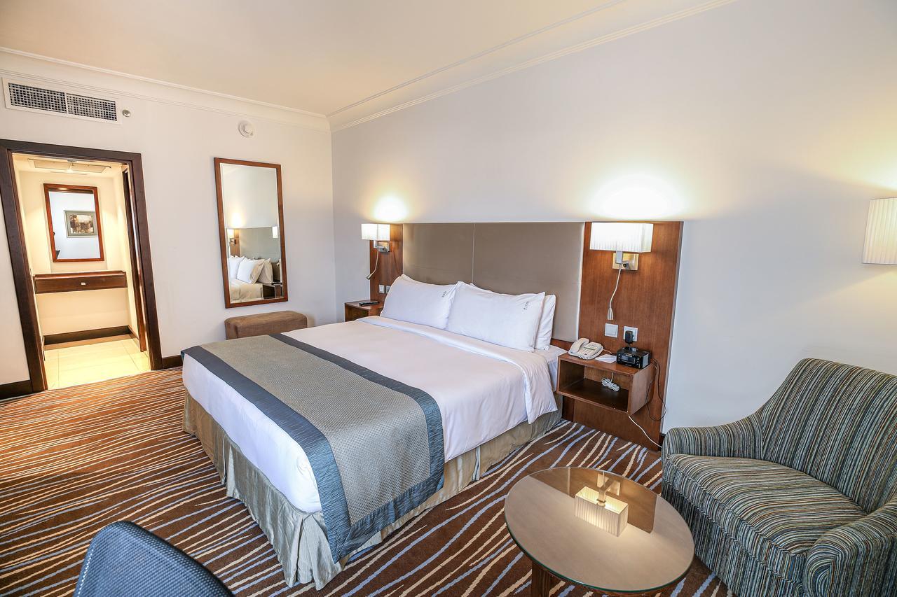 Abu dhabi holiday. Holiday Inn Abu Dhabi Downtown. Holiday Inn Abu Dhabi Hotel 4. Platinum Golden Tulip Downtown Abu Dhabi 4*. Holiday Inn Abu Dhabi Downtown (ex. Sands Hotel Abu Dhabi) 5*.