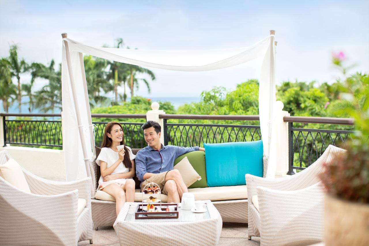 Marriott resort spa yalong bay. Отель Санья Марриотт Ялонг. Марриотт Китай Хайнань. Sanya Marriott Yalong Bay номера фото. Ялонг Бэй рестораны.