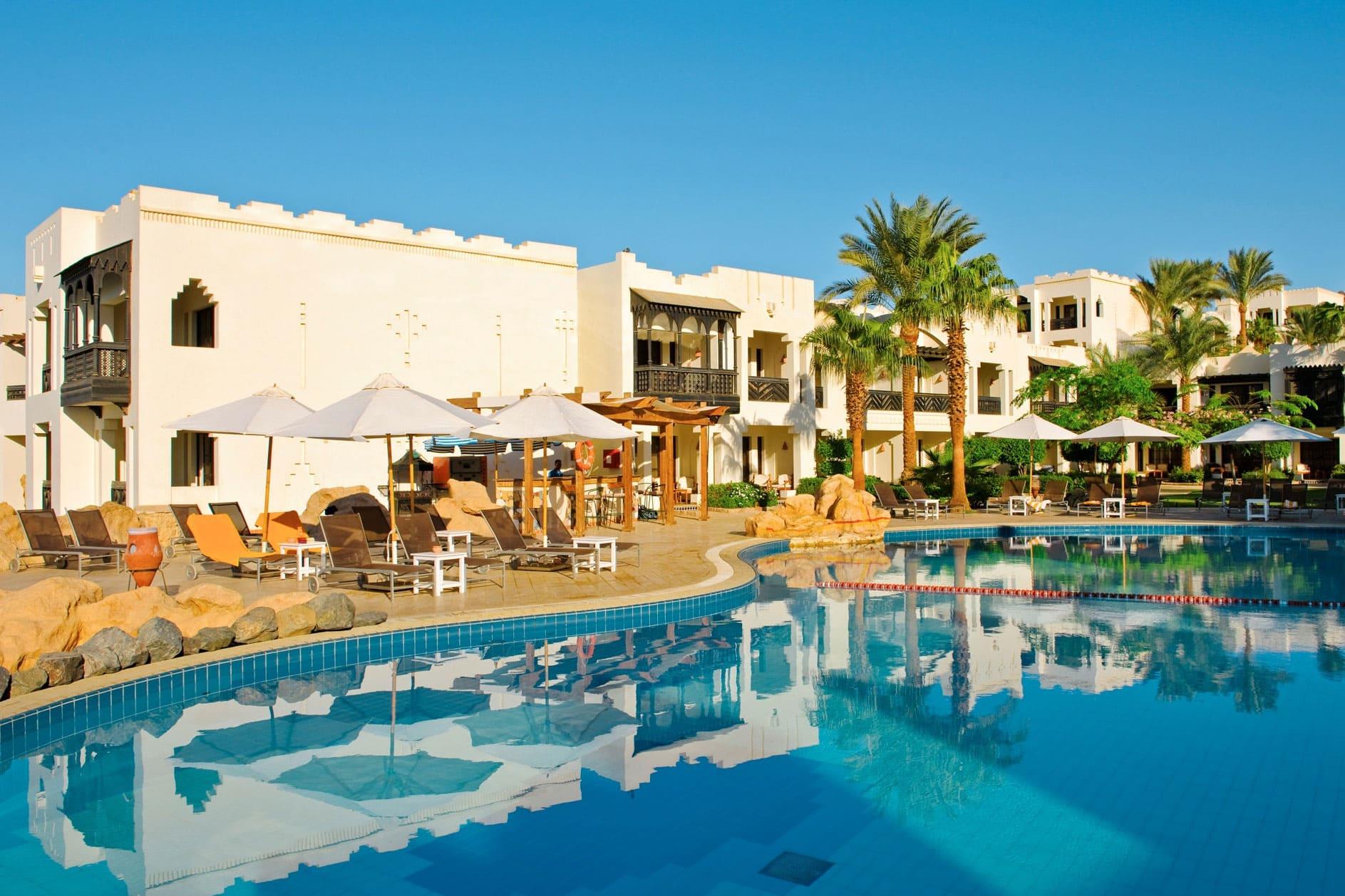 Туры в египет из красноярска. Sharm Plaza 5. Crowne Plaza Шарм-Эль-Шейх. Sharm Plaza Hotel 5 Египет Шарм-Эль-Шейх. Египет отель Sharm Plaza 5.