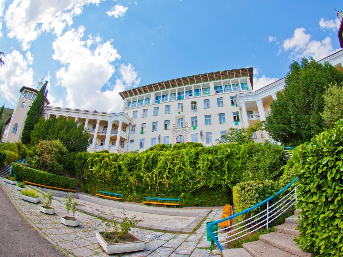 Ток судак ул. Ай-даниль санаторий. Санаторий мисхор ялта. Отдохнуть в крыму в санатории. Отдохнуть в крыму в санатории.