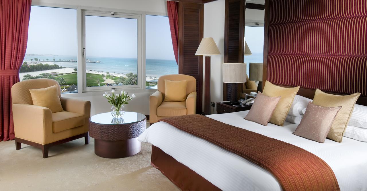 Danat Jebel al Dhanna Resort 5*. Sheraton Khalidiya Abu Dhabi. Sheraton Khalidiya Hotel 4*.