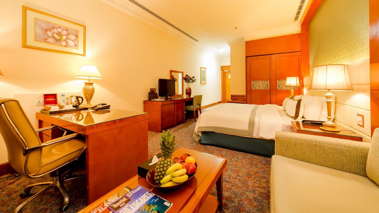 Grand Excelsior Hotel al Barsha 4. Grand Excelsior al Barsha 4 Stars (Dubai,Dubai). Grand Excelsior Hotel Deira Dubai 4* (Deira). Mena Plaza Hotel al Barsha 4*.