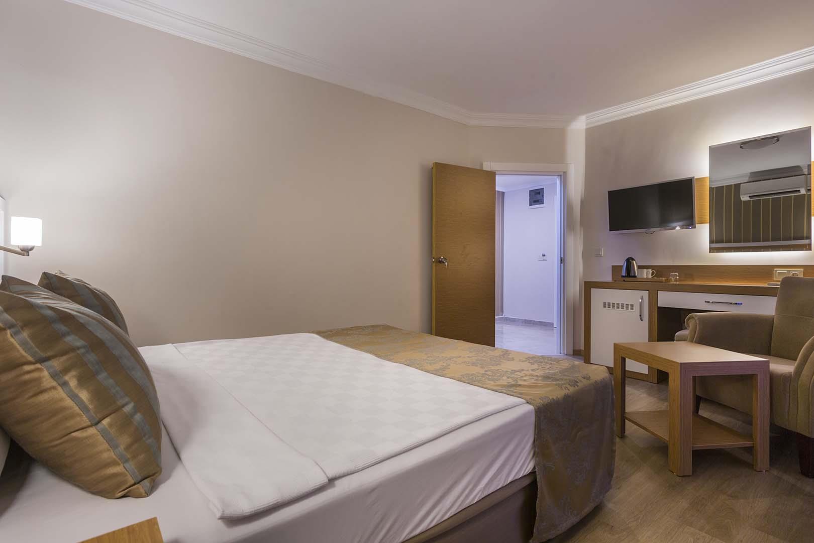 Lonicera City Kleopatra 3*. Lonicera City Hotel 3 Алания. Lonicera City Hotel 4*. Лонисера Сити Клеопатра отель Алания.