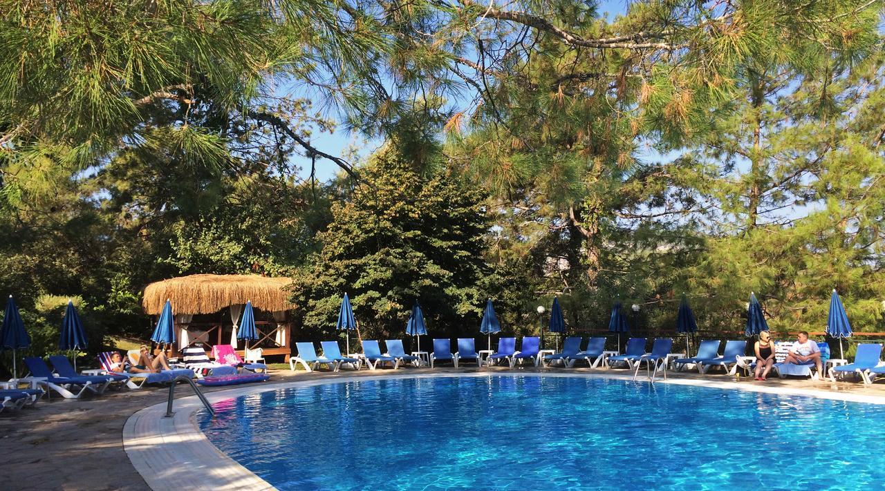 Graf victor hotel. Отель монтана в фетхие. Montana pine resort. Montana pine resort 4*. Montana pine resort.