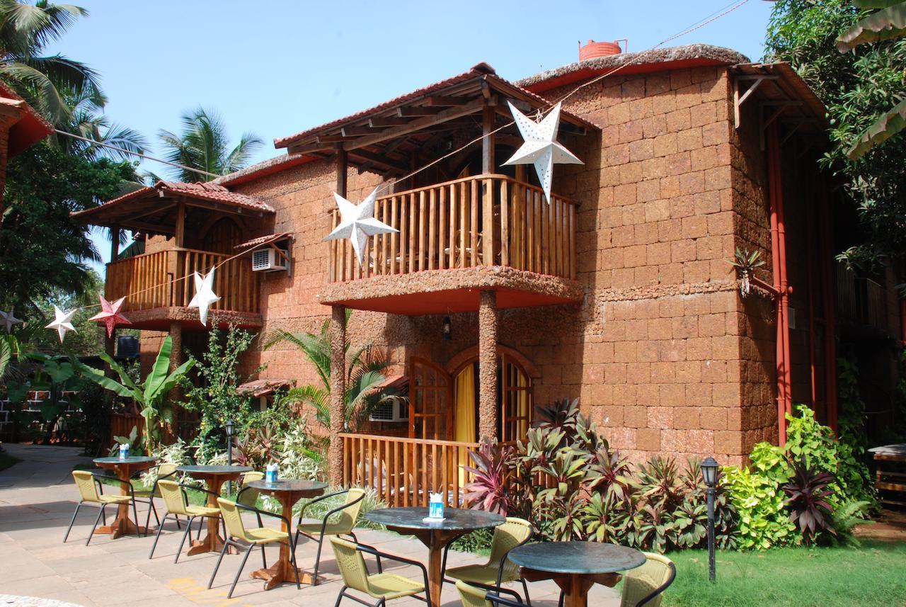 Sea breeze calangute. Sea breeze beach 3*. Sea breeze resort candolim. Sea breeze resort гоа. Sea breeze calangute.