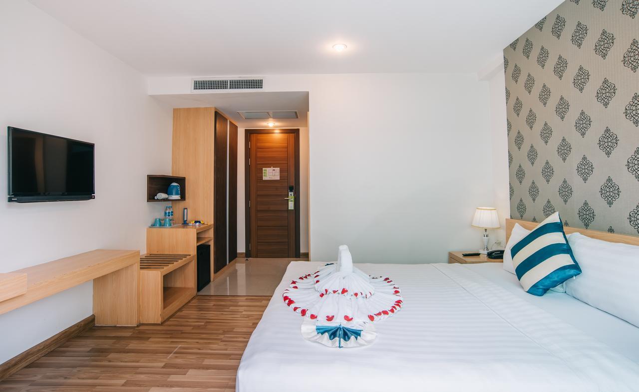 Icheck inn darisa tropicana hills patong. Централ Патонг. Патонг,Сентрал централ. Central Patong.